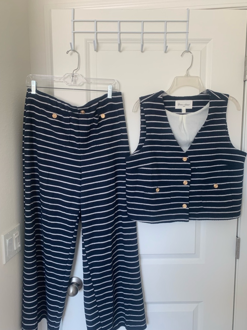 Navy & White Set - Picture 6 of 6